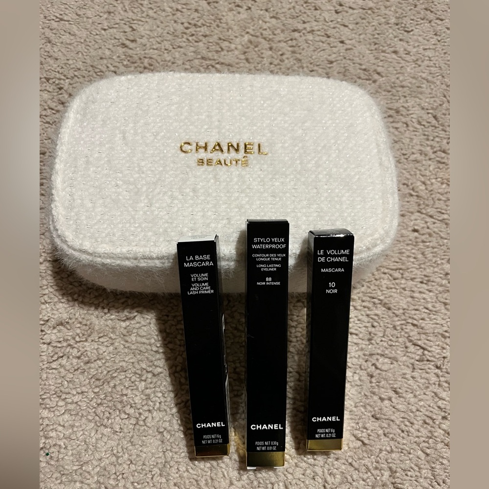 CHANEL all eyes make up set
